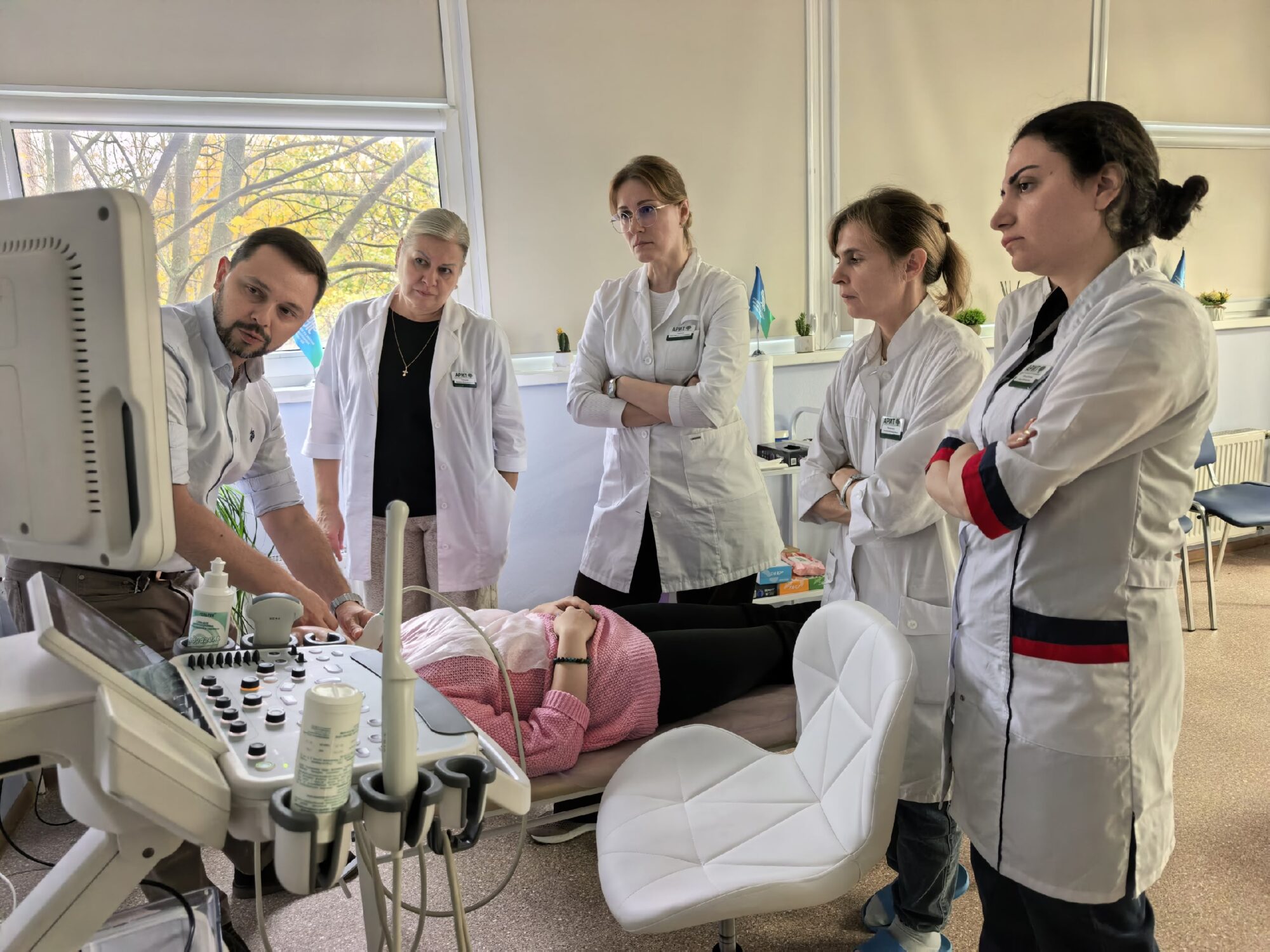 13 октября в АРИТ успешно прошёл практический курс «Ультразвуковая диагностика щитовидной железы с базовыми интервенционными навыками»